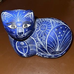 Signed San Carlos ,vintage Mexican Pottery Blue and white Cat